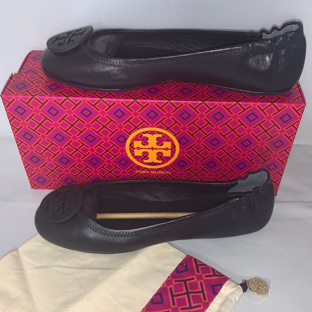 NIB Tory Burch Minnie Travel Flats in Tory Navy